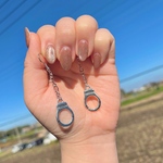 手錠ピアス