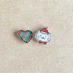 ハンドメイドピアス　サンタねこ