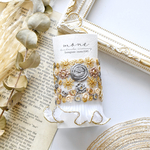 インド刺繍　インド刺繍リボン　ボタン付き　ポニーフック　刺繍リボン　くすみブルー　ゴールド　白　フリル　ラップリボン　＊　ヘアアクセサリー　マジェステ　結婚式　お呼ばれ　ギフト　プレゼント　髪飾り
