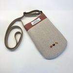 小さなクッキーのフェルト刺繍入りスマホポシェット　丸底　丸型　携帯ショルダーポーチ　スイーツ好きさんに使って欲しいです♪