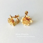 【再販】gold✳︎flower／イヤリング／小さい／シンプル／イヤリングのみ