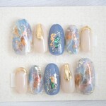ブルーグレーの大理石ネイルチップ