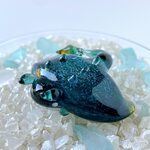 Ｍ03 ［ティールオレンジ］星屑を宿すガラスのマンタ