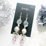 【21時販売】✴︎ブルーフラワーと蝶々とベルのピアス✴︎ 結婚式 ブライダル 揺れる イヤリング 個性的 ワイヤー ワイヤーラッピング シルバー