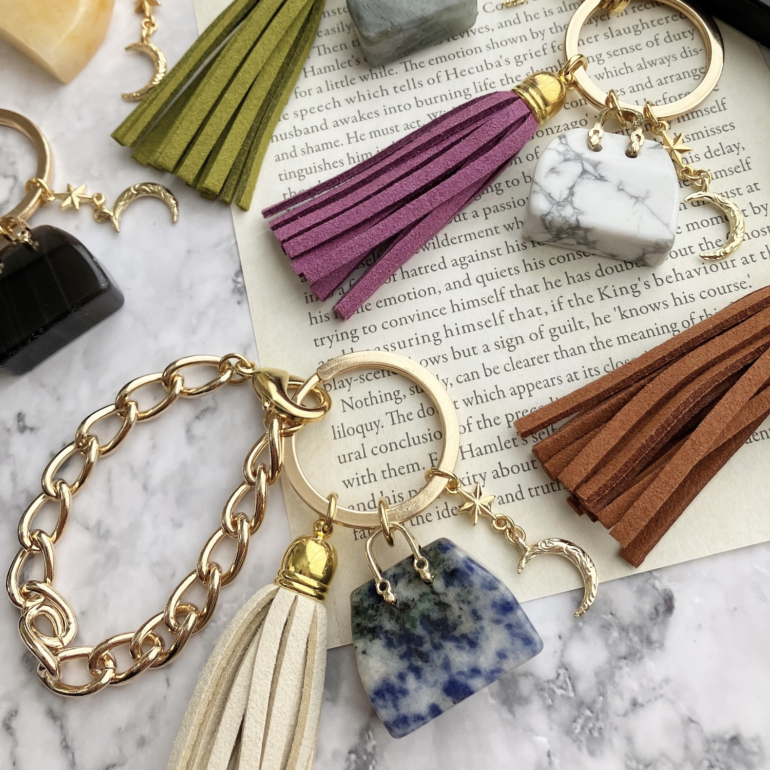 キャトル　絹糸　小さな手まり　バックチャーム5個　天然石　ハンドメイド チャーム どんぐりの葉 グリーン/G – 貴和製作所オンラインストア