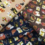 【3枚掲載中】※掲載生地でも作製可能です。縁起物  招き猫 スマホケース (概ね全機種対応)