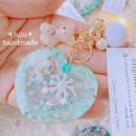 【冬季限定】Flowerハートのシャカシャカキーホルダー　ハンドメイドレジン　キーホルダー　ハンドメイドキーホルダー　シャカシャカキーホルダー　テディベア　クリスマスプレゼント　ギフト　冬季限定