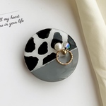 スマホグリップ　うし柄