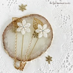雪の華ピンブローチ(Snow flower brooch/雪の結晶/冬/レジン/樹脂/花/植物)