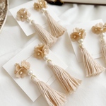 紅茶染めタッセルイヤリング 