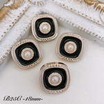 B25C スクエア×ブラックパールボタン 18mm 6個