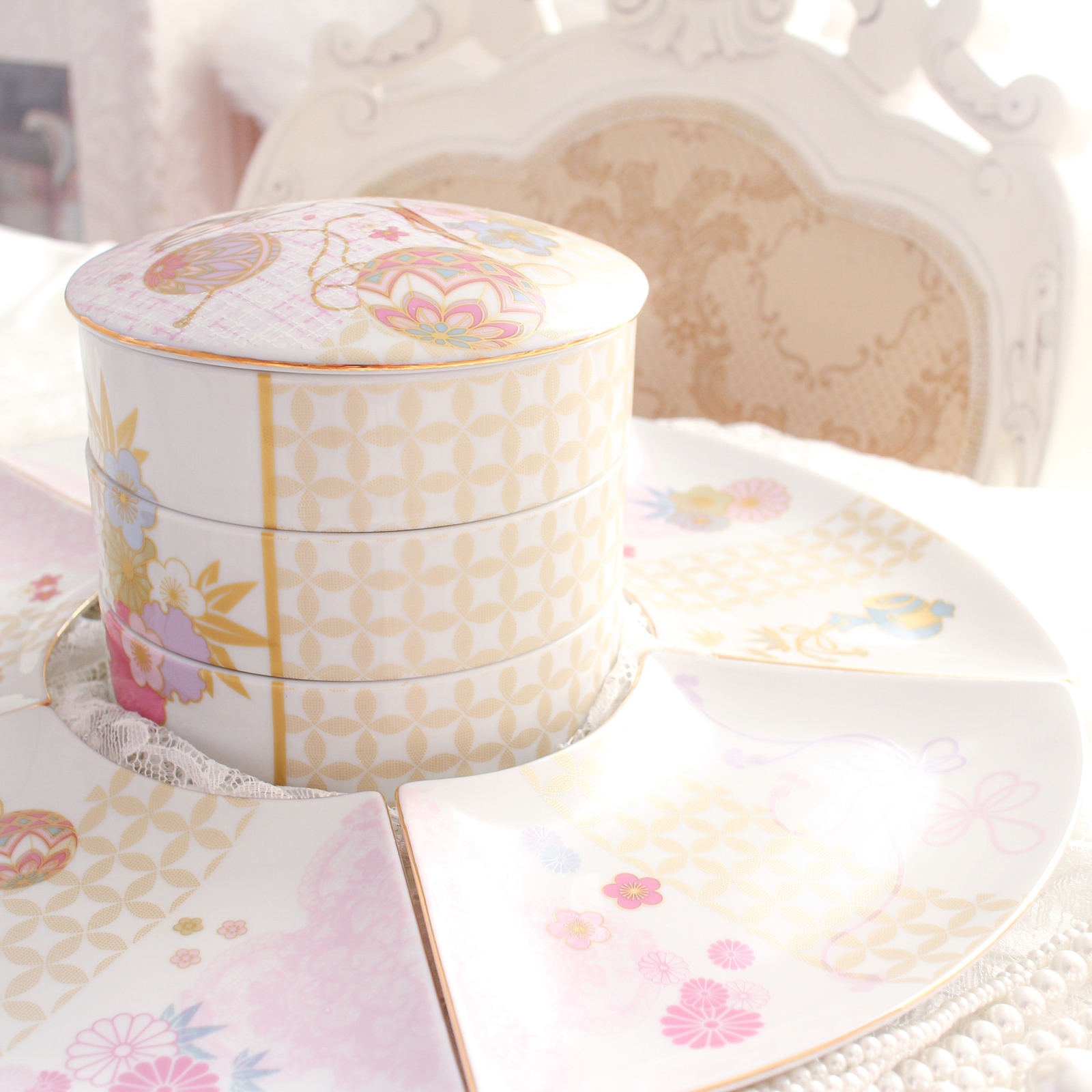 鶴が舞う〜陶器の3段お重箱〜 - ❤︎Blanche Neige❤︎ | minne byGMO
