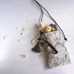 ちょっとそこまでスマホポシェット　-グレージュベースにボタニカルの織-