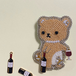 のんべえくまちゃんのブローチ(ビーズ刺繍)