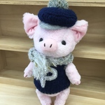 歳末御礼送料無料❤️ハンドメイド　冬のお出かけキャスケットとマフラー🧣ベストでおめかしコブタ　子豚テディベア風ぬいぐるみ
