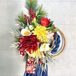 No.wreath-15502★迎春しめ縄リース(お正月リース)   22-(12)   椿&菊&迎春ピック　50x32cm・アートフラワー/造花リース/大型リース/壁掛け