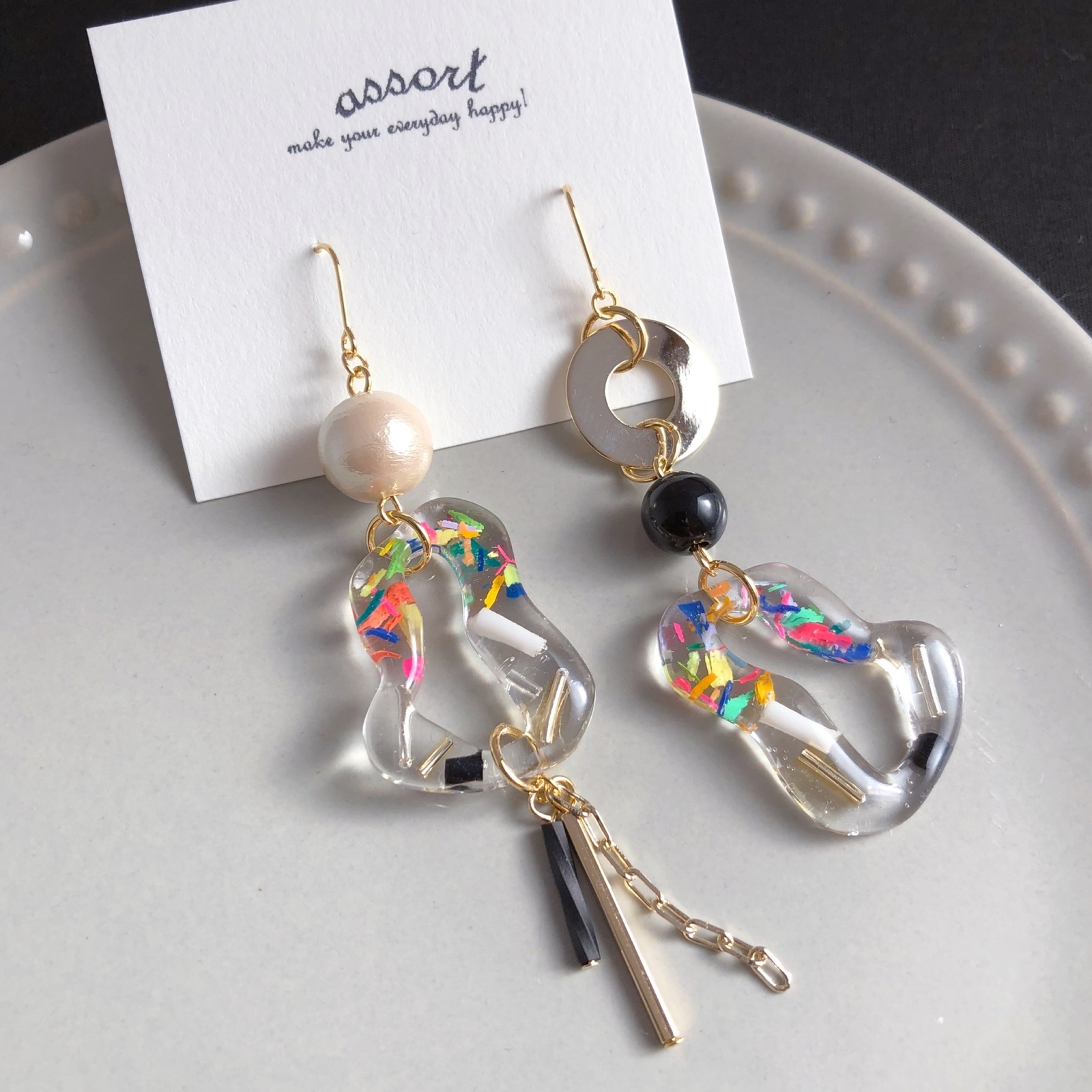 カラフルリングのアシンメトリーピアス(イヤリング) - assort | minne