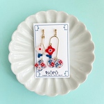 アシンメトリーなプラバン耳飾り【レトロなお花】イヤリングorピアス