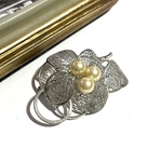 VINTAGE accessory ブローチ　花　パールフラワー　コスチュームジュエリー　ヴィンテージ  アンティーク  90年代　プレゼント　ギフト　ネックレス　イヤリング　結婚式