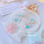 【冬季限定】Winter猫ちゃんのスノードームシャカシャカキーホルダー　ハンドメイドレジン　キーホルダー　ハンドメイドキーホルダー　雪　冬　ギフト　スノードーム　猫　シャカシャカキーホルダー