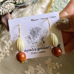 ウッドビーズとアンティークビーズピアス