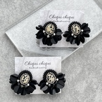 ダルメシアンジャスパーとスパンコールのピアス・イヤリング（ショート）