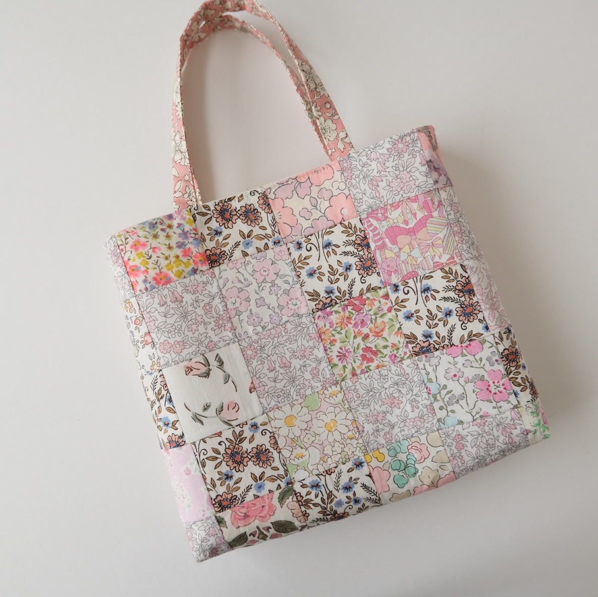 ✿リバティ✕パッチワーク✿　かんちゃん様ご注文品 リバティプリント生地・Patchwork Stories(パッチワーク
