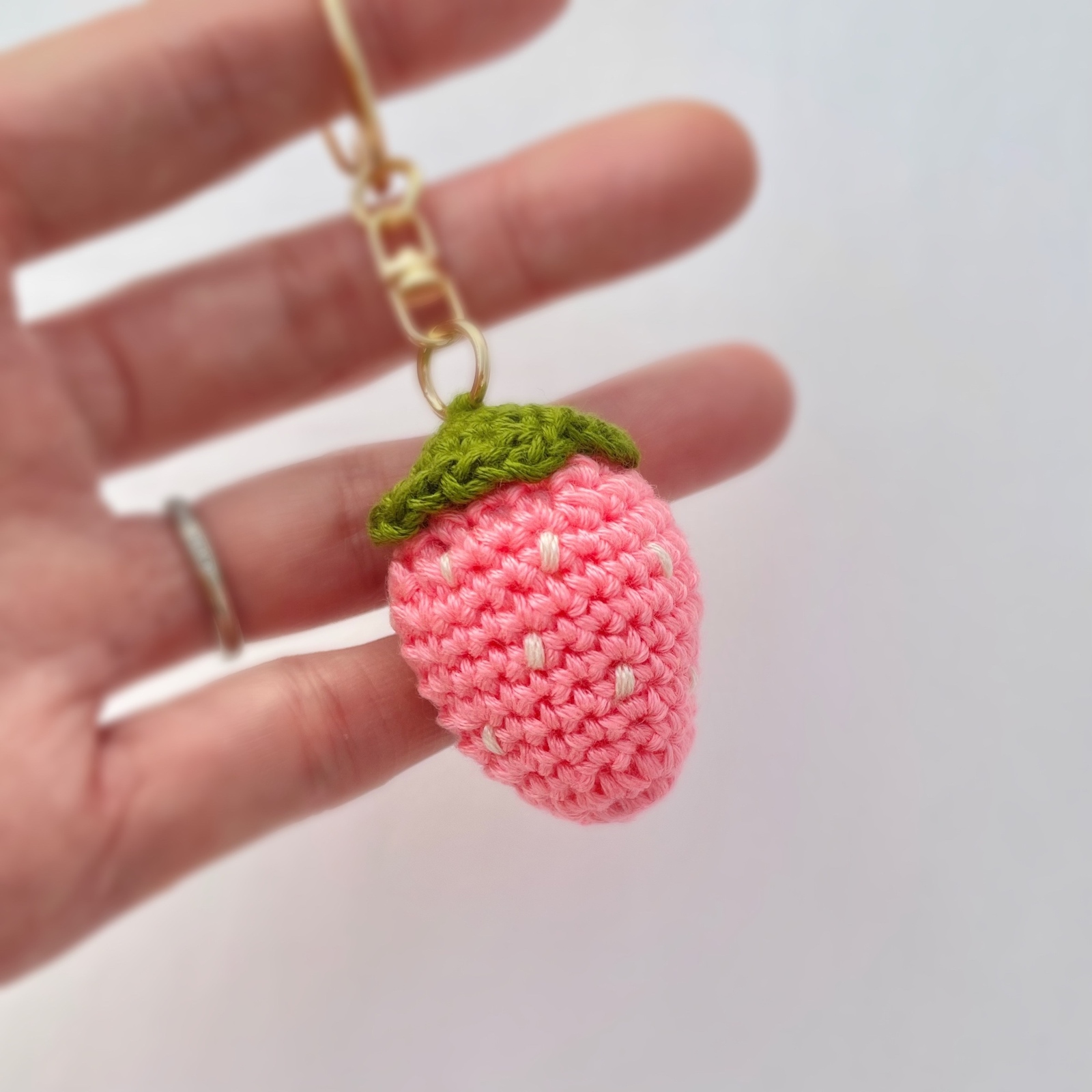 セ*中様 いちごマンキーホルダー◎ かぎ針編み キーホルダー いちご - moon_crochet | minne byGMO