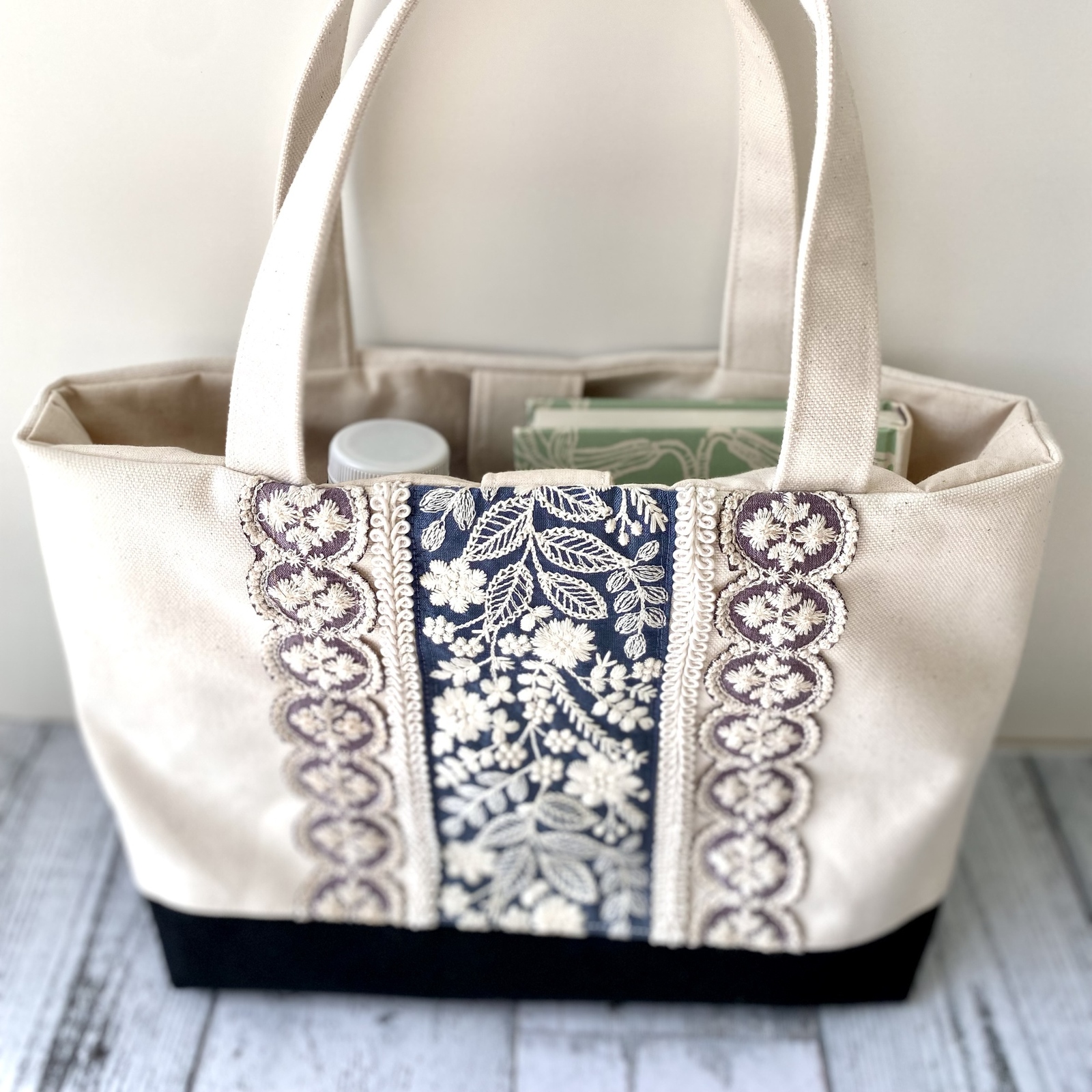 sukeroku0101　インド刺繍リボン　コインスルートートバッグ② インド刺繍リボンのキラキラ輝くレーストートバッグ【Sサイズ