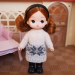 ミキちゃんマキちゃん＊アウトフィット　白のニットワンピース(濃いグレーと淡いピンクの模様)と黒タイツ