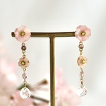 八重桜とビジューのピアス/イヤリング