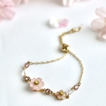 八重桜とビジューのブレスレット