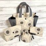 Ｃ★HappyBagSet☆＊ダリア柄＊アイボリー＊サイドポケットトートバッグ＊ポーチ＊コンパクト財布＊ミニ巾着