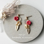 ＊新春　梅の花とマザーオブパールのピアス/イヤリング 和服 