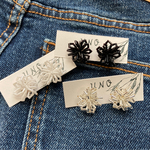 short bees flower ピアス・イヤリング