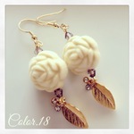 フェルトボールピアス♡　ホワイト