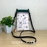 🌸ウサギの輸入生地とグリーンの１１号帆布で作ったスマホ・ポシェット（１２ｃｍファスナー、合成皮革の肩紐付き）