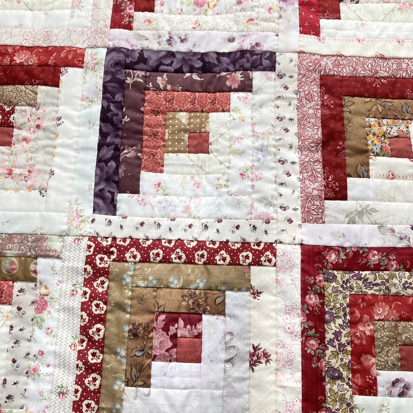 ハンドメイド キルトパッチワーク ログキャビンのタペストリー ハンドメイド キルトパッチワーク ログキャビンのタペストリー