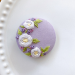 刺繍くるみボタン（ヘアゴム/ブローチ）