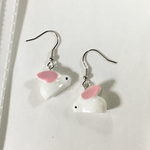 立体　可愛い白兎　ピアス