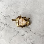 Vintage 70s〜80s rose quartz gold flower brooch レトロ ヴィンテージ 天然石 ローズクォーツ ゴールド フラワー ブローチ