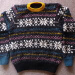 ネップヤーンで編んだ雪模様のセーター