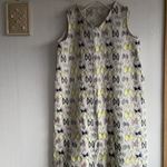 蝶々刺繍のハーフリネンのノースリーブワンピース