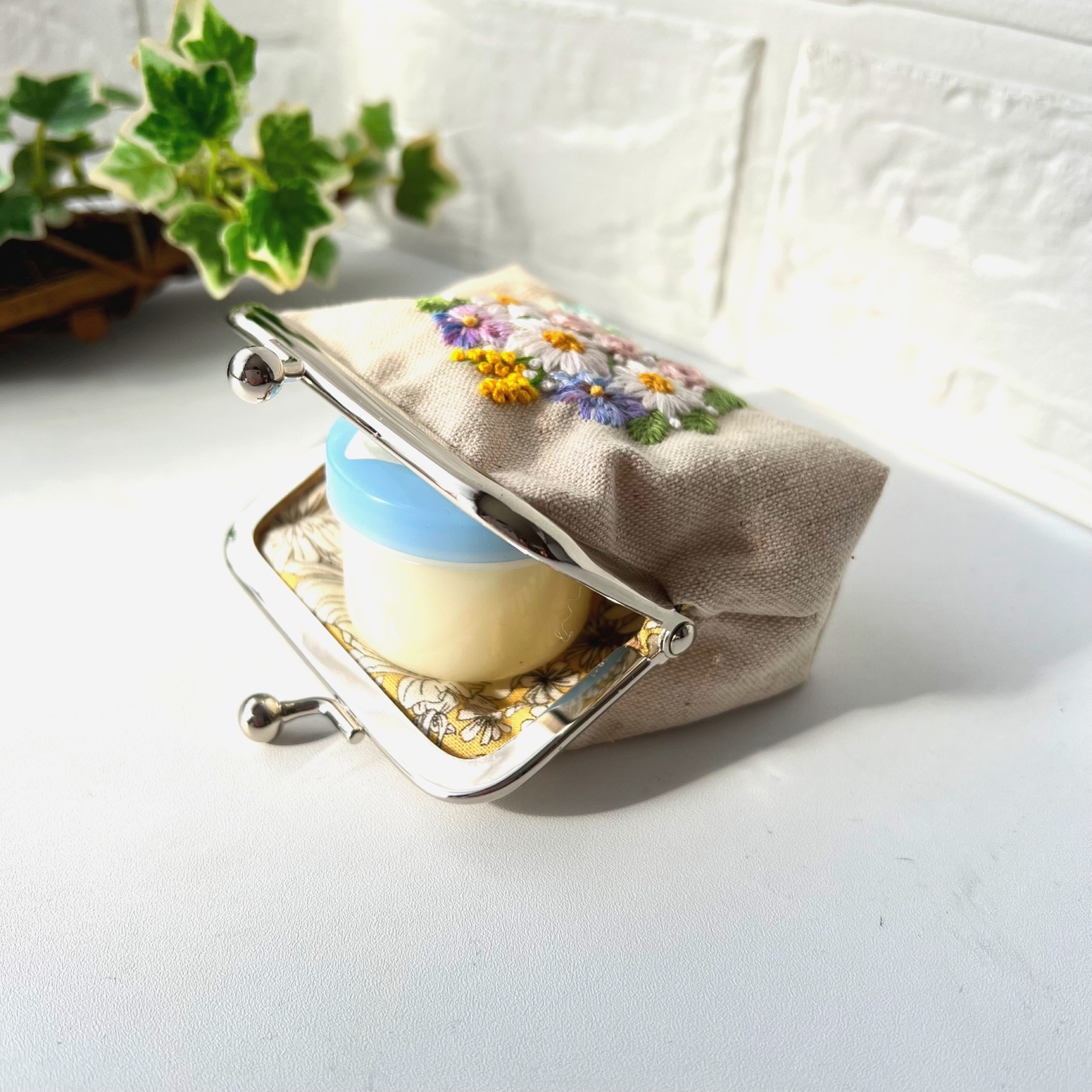 受注制作】花束刺繍のがま口財布・ポーチ - YHT50'S GALLERY | minne