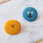 カラフルかわいいお顔ピアス