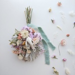 ヘリクリサムとスターチスのスワッグ 