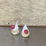 さくらんぼのミニケーキ