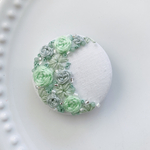 ビーズ刺繍くるみボタン（ヘアゴム/ブローチ）
