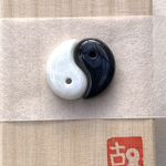 糸魚川翡翠　陰陽の勾玉