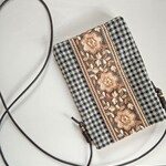インド刺繍＊スマホショルダー　　ポシェット　サコッシュ